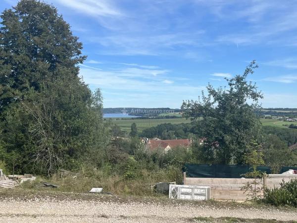 Vente                                                      Terrain
                        
                                         8588 m2                     à Langres