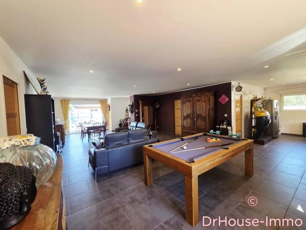 Maison à vendre 6 pièces de 197 m²