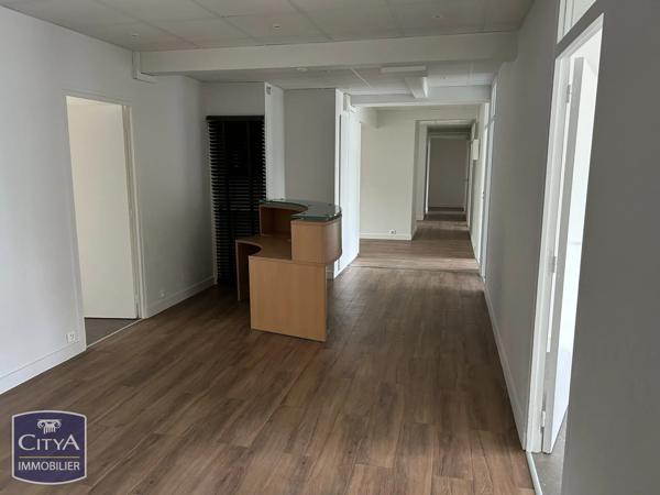Local commercial à vendre 335.21m² Nanterre (92000)