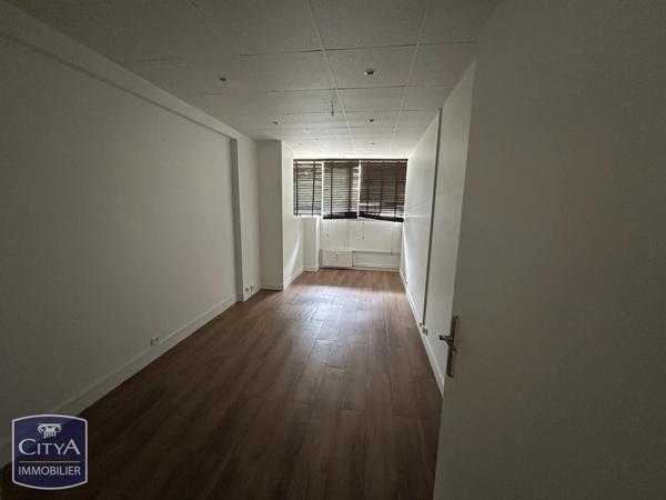 Local commercial à vendre 335.21m² Nanterre (92000)