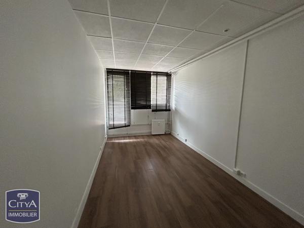 Local commercial à vendre 335.21m² Nanterre (92000)