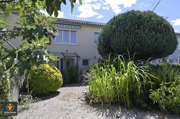 Vente                                                      Maison
                        
                     4 pièces                      97 m2                     à Niort