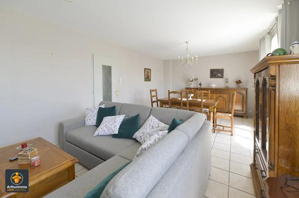 Vente                                                      Maison
                        
                     4 pièces                      97 m2                     à Niort