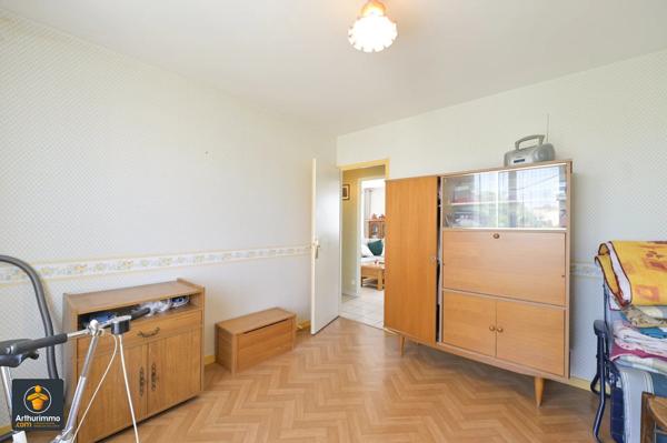 Vente                                                      Maison
                        
                     4 pièces                      97 m2                     à Niort