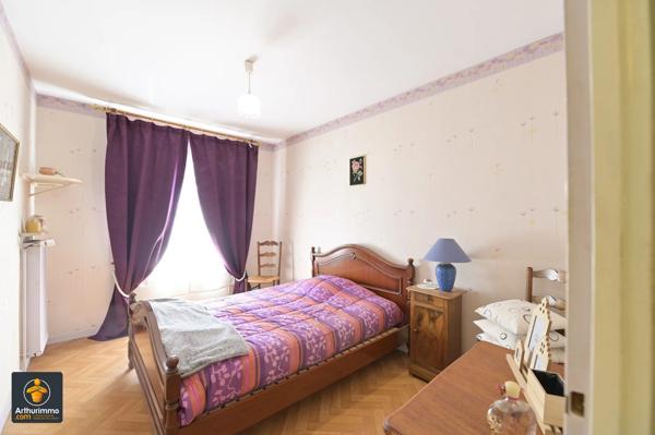 Vente                                                      Maison
                        
                     4 pièces                      97 m2                     à Niort