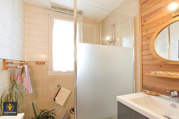 Vente                                                      Maison
                        
                     4 pièces                      97 m2                     à Niort