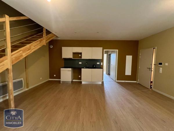 Appartement à louer 4 pièces 84.7m² Vichy (03200)