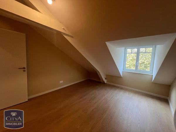 Appartement à louer 4 pièces 84.7m² Vichy (03200)