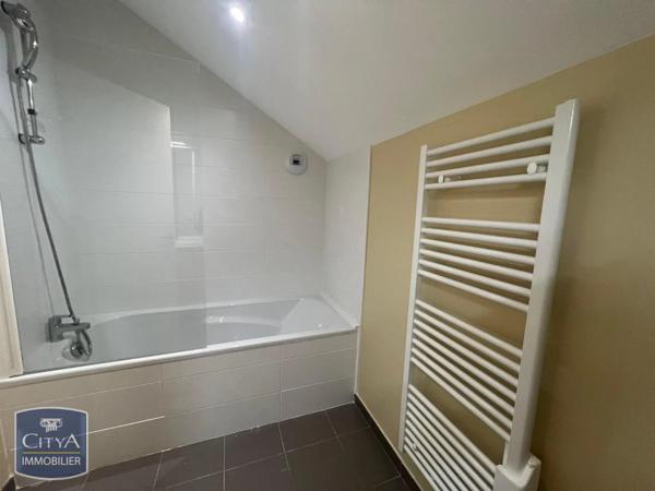 Appartement à louer 4 pièces 84.7m² Vichy (03200)