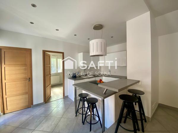 Maison avec 4 chambres entièrement rénovée à 15mn du Centre Ville