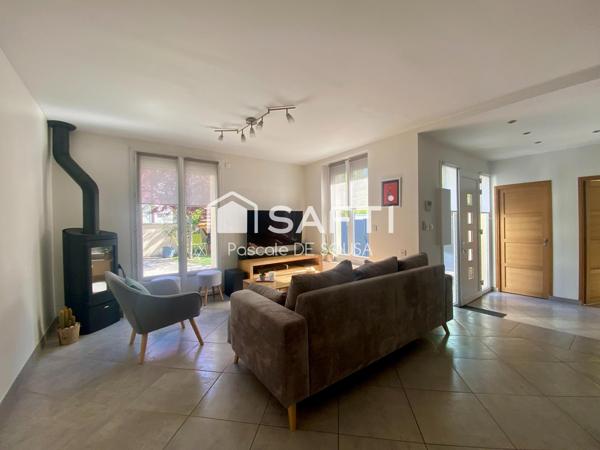 Maison avec 4 chambres entièrement rénovée à 15mn du Centre Ville