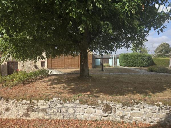 CONLIE centre : Maison de village 70 m² à actualiser sur parc paysager de 3.000 m²