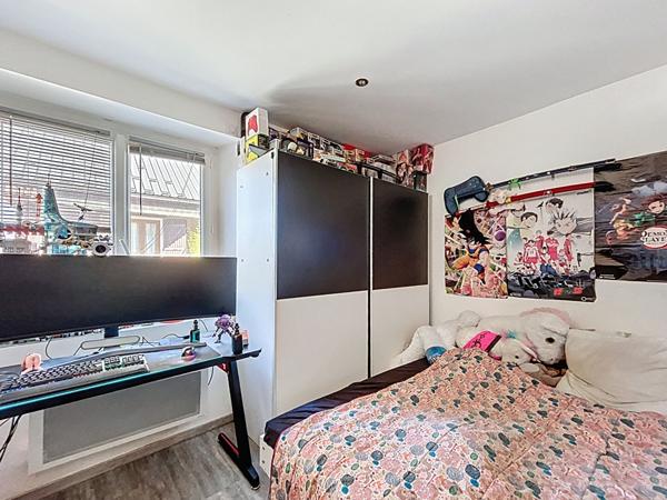 Maison avec 3 appartements distincts de 206m² habitable au total au coeur du village - Mouxy