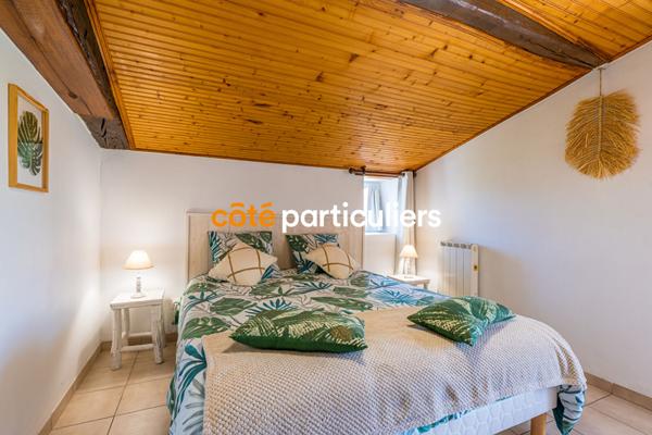 Vente Maison240 m² - 11 Pièces - SAINT CYR EN TALMONDAIS (85540)
