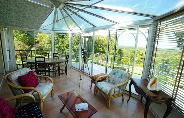 Propriété d'exception avec vue panoramique et calme absolu, proche de SAUMUR.