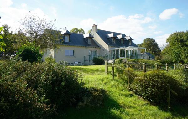Propriété d'exception avec vue panoramique et calme absolu, proche de SAUMUR.