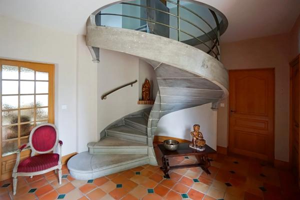 Propriété d'exception avec vue panoramique et calme absolu, proche de SAUMUR.