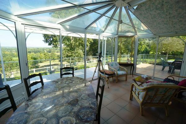 Propriété d'exception avec vue panoramique et calme absolu, proche de SAUMUR.