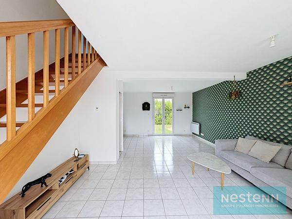 Maison à vendre bourg de Pommeret - Maison de 2008 dans le bourg de Pommeret, profitant de trois chambres , un jardin, un garage et d'espaces agréables  !