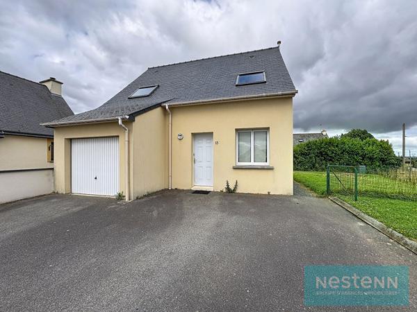 Maison à vendre bourg de Pommeret - Maison de 2008 dans le bourg de Pommeret, profitant de trois chambres , un jardin, un garage et d'espaces agréables  !