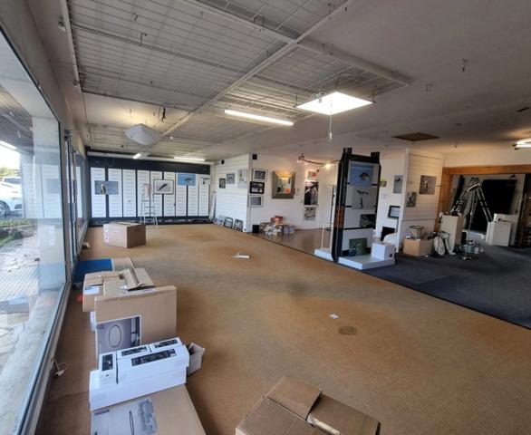 ST-PIERRE D'OLÉRON (17) En emplacement N°1+ A Vendre Murs d'un local commercial surface 237m² sur terrain 510m²