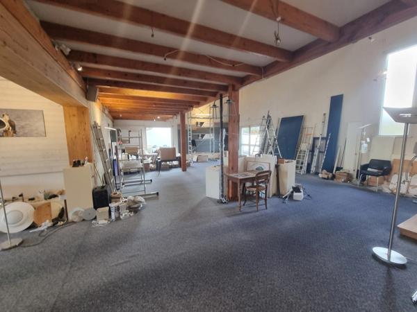 ST-PIERRE D'OLÉRON (17) En emplacement N°1+ A Vendre Murs d'un local commercial surface 237m² sur terrain 510m²