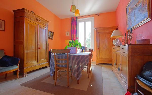 Maison à vendre    9 pièces •  Ressons-sur-Matz