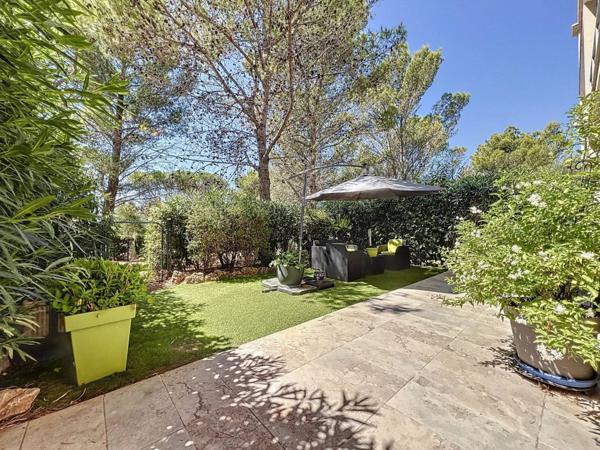 Appartement T2 avec jardin, parking et box