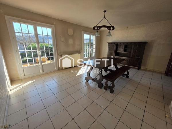 Maison individuelle, 4 pièces avec sous-sol complet et jardin arboré