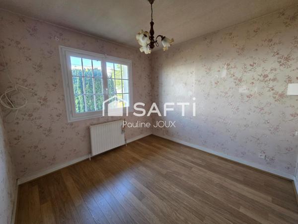 Maison individuelle, 4 pièces avec sous-sol complet et jardin arboré