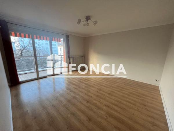 Location Appartement 2 pièces 64 m² - 14 PLACE ANDRE MAUROIS Perigueux 24000