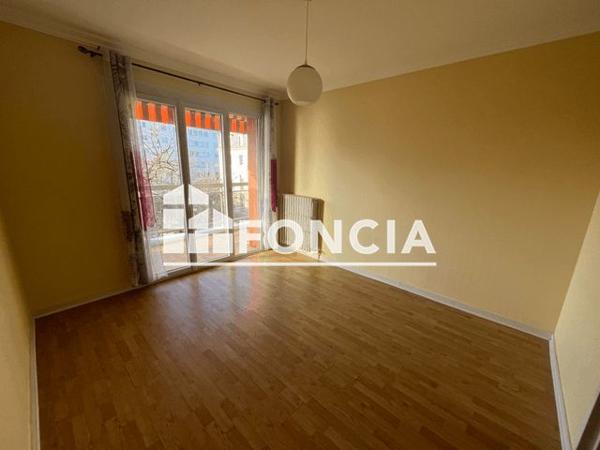 Location Appartement 2 pièces 64 m² - 14 PLACE ANDRE MAUROIS Perigueux 24000