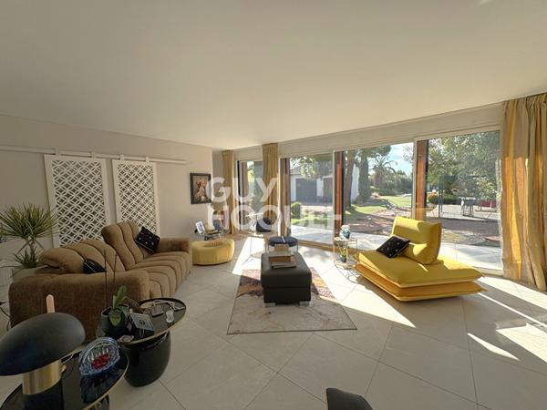 Élégante propriété familiale avec piscine