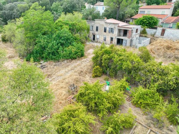 Bastide de caractère à rénover et exploiter