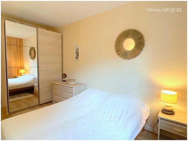 APPARTEMENT GRAND T2 BALCON SUD - LA BAULE LES PINS 500M DE LA PLAGE - GARAGE