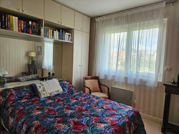 Maison à vendre à Saint-Amand-Montrond dans le Cher (18200), ref : 26071