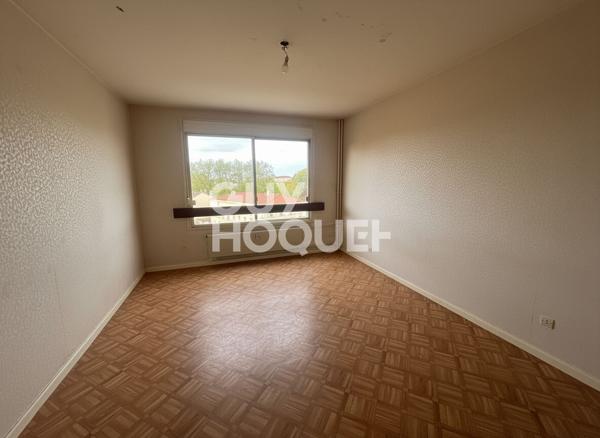 A rénover - T3 possible T4 avec parking inclus dans le prix