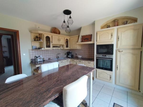 Frontignan - Maison de type 4 de 126M² + bureau, garage, piscine...