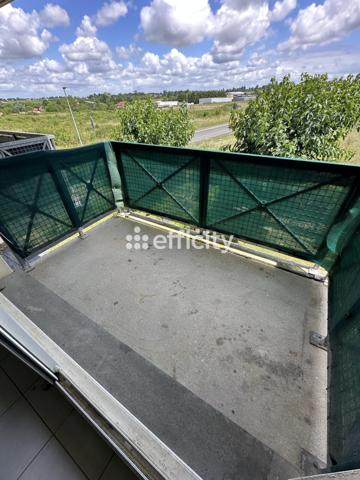 Appartement
         3 pièces
        - 54 m² 107 000 € *