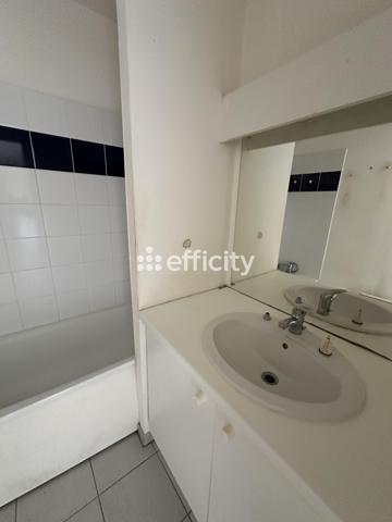 Appartement
         3 pièces
        - 54 m² 107 000 € *