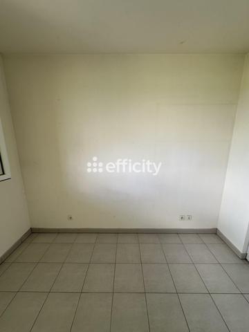 Appartement
         3 pièces
        - 54 m² 107 000 € *