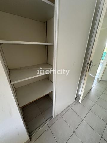 Appartement
         3 pièces
        - 54 m² 107 000 € *
