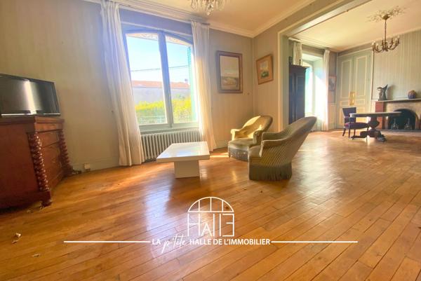 Maison
         8 pièces
        - 178 m² 275 000 € *