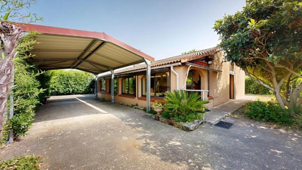 Un bijou à sublimer, plain-pied au fort potentiel!