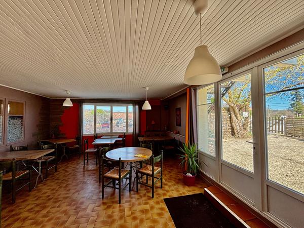 Fonds de commerce Montcuq En Quercy Blanc 4 pièce(s) 208 m2 Montcuq en quercy blanc