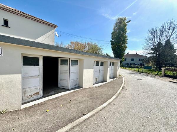Fonds de commerce Montcuq En Quercy Blanc 4 pièce(s) 208 m2 Montcuq en quercy blanc