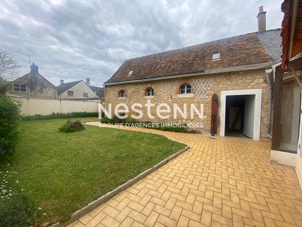 Belle maison de charme située à Noyen Sur Sarthe, axe Sablé/Le Mans - Gare SNCF