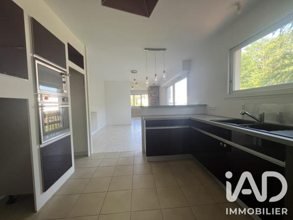 Maison à vendre 7 pièces 217 m² Saint-Pierre-du-Mont