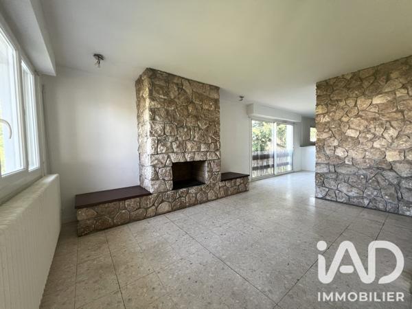 Maison à vendre 7 pièces 217 m² Saint-Pierre-du-Mont
