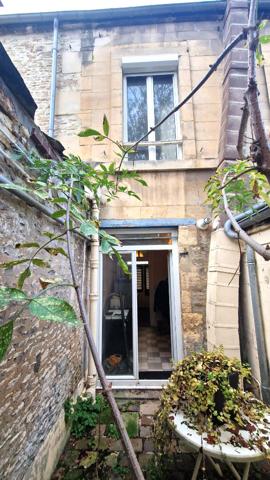 Maison louée Rive Droite 2 chambres courette, Caen 14000